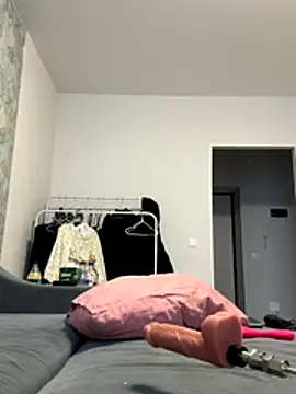 Snapshot of AlishaPrettyBlade chatting on December 20, 2025, 8:21 am AlishaPrettyBlade online show from December 20, 2025, 8:21 am