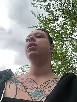 AlishaPrettyBlade online show from May 29, 2026, 4:21 am