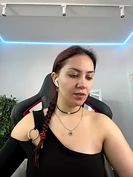 AshleySkott  online show from October 10, 2025, 8:13 am