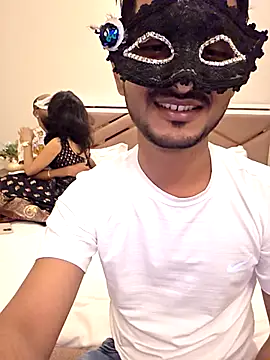 Snapshot of RealcoupleP chatting on September 25, 2025, 6:11 pm RealcoupleP online show from September 25, 2025, 6:11 pm