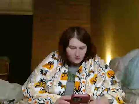 Snapshot of BubblyMoonie chatting on December 21, 2025, 2:19 am BubblyMoonie online show from December 21, 2025, 2:19 am