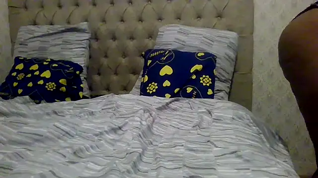 Louna45dv online show from October 15, 2025, 6:52 pm