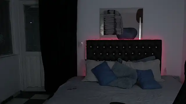 amy royale online show from March 7, 2025, 1:42 am