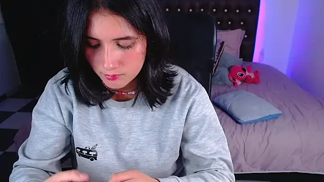 amy royale online show from March 11, 2025, 8:20 am