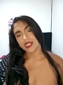 Snapshot of victoria_roussee chatting on March 2, 2025, 10:59 pm victoria roussee online show from March 2, 2025, 10:59 pm