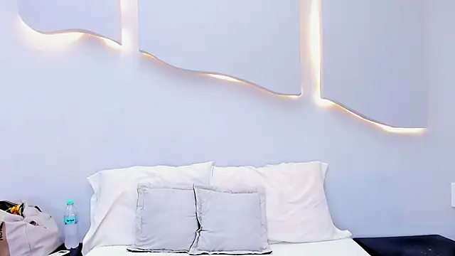 EmilyDiaaz online show from April 14, 2026, 12:22 pm