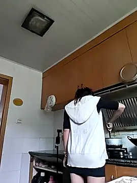 Snapshot of hebe-02 chatting on November 3, 2025, 4:14 am hebe-02 online show from November 3, 2025, 4:14 am