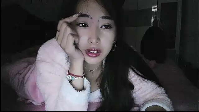 Snapshot of hebe-02 chatting on November 3, 2025, 11:48 pm hebe-02 online show from November 3, 2025, 11:48 pm