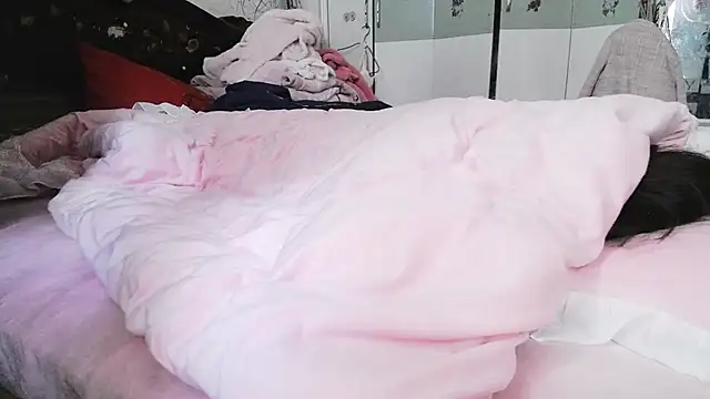 Snapshot of hebe-02 chatting on November 19, 2025, 2:00 am hebe-02 online show from November 19, 2025, 2:00 am