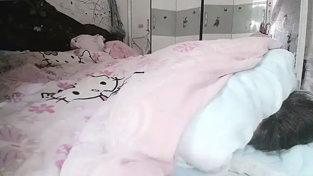 Snapshot of hebe-02 chatting on November 28, 2025, 1:19 am hebe-02 online show from November 28, 2025, 1:19 am