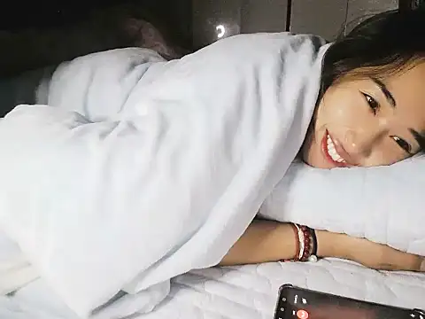 Snapshot of hebe-02 chatting on December 2, 2025, 3:51 pm hebe-02 online show from December 2, 2025, 3:51 pm