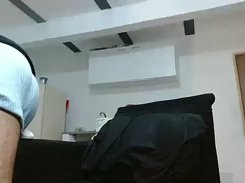 AngelHil online show from September 9, 2025, 2:22 am