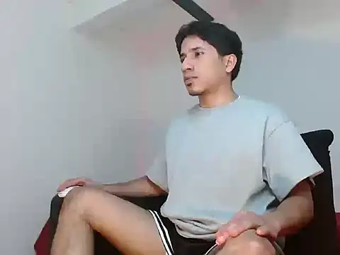 AngelHil online show from November 16, 2025, 1:55 am