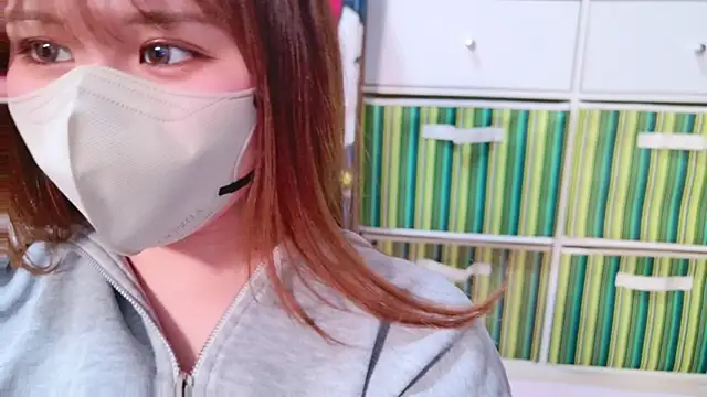 Snapshot of noa_chi chatting on March 17, 2025, 11:42 am noa chi online show from March 17, 2025, 11:42 am