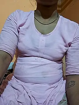 Snapshot of Sunita33 chatting on February 19, 2025, 4:55 pm Sunita33 online show from February 19, 2025, 4:55 pm