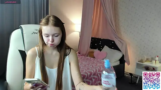 Snapshot of boozekirs_ chatting on September 24, 2025, 2:15 am boozekirs online show from September 24, 2025, 2:15 am