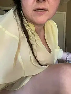 HTXBELLE online show from March 20, 2025, 10:51 pm