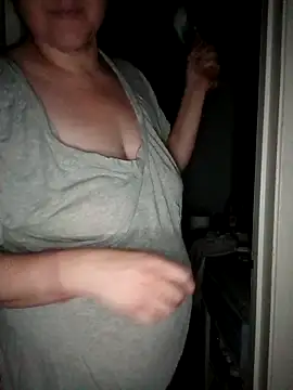 HTXBELLE online show from October 23, 2025, 12:21 am