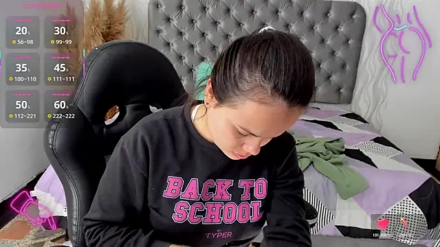 Snapshot of Kath_latorre chatting on November 16, 2025, 1:17 pm Kath latorre online show from November 16, 2025, 1:17 pm