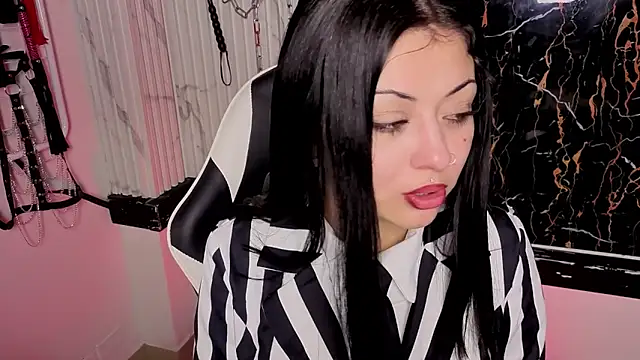 Snapshot of Guxplo_ chatting on October 29, 2025, 4:09 pm Guxplo  online show from October 29, 2025, 4:09 pm