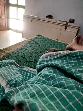 indian couple4 online show from May 24, 2026, 4:50 am