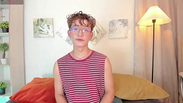 iiangel  online show from December 16, 2025, 6:18 am