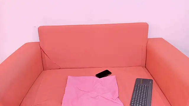 Snapshot of Emily-Carter chatting on May 18, 2026, 9:20 pm Emily-Carter online show from May 18, 2026, 9:20 pm