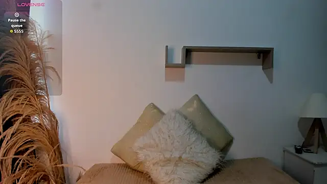 emily-777 online show from November 1, 2025, 7:27 pm