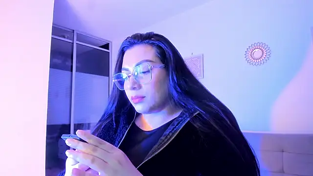 emily-777 online show from December 16, 2025, 9:31 pm