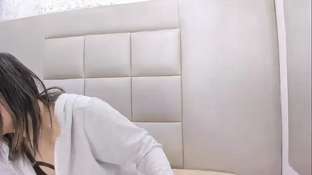 Snapshot of LittleMaria chatting on September 12, 2025, 1:55 pm LittleMaria online show from September 12, 2025, 1:55 pm