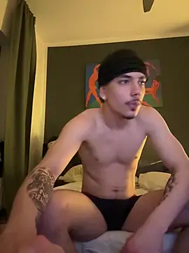 Snapshot of NaomiMulan chatting on February 22, 2025, 1:22 am NaomiMulan online show from February 22, 2025, 1:22 am