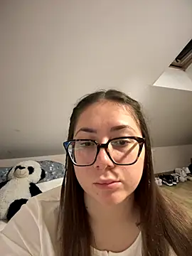 Snapshot of May_Alisa chatting on October 10, 2025, 5:23 pm May Alisa online show from October 10, 2025, 5:23 pm