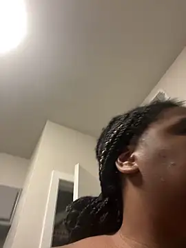 Snapshot of Deshay30 chatting on October 19, 2025, 10:10 pm Deshay30 online show from October 19, 2025, 10:10 pm