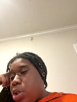 Snapshot of Deshay30 chatting on October 21, 2025, 11:05 pm Deshay30 online show from October 21, 2025, 11:05 pm