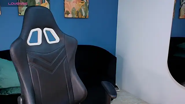 Zamira Taylor online show from October 10, 2025, 12:09 am