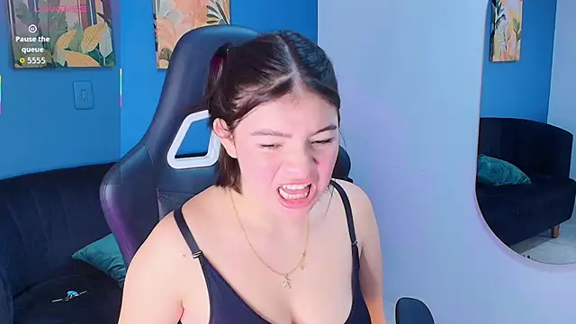 Zamira Taylor online show from October 22, 2025, 3:18 am