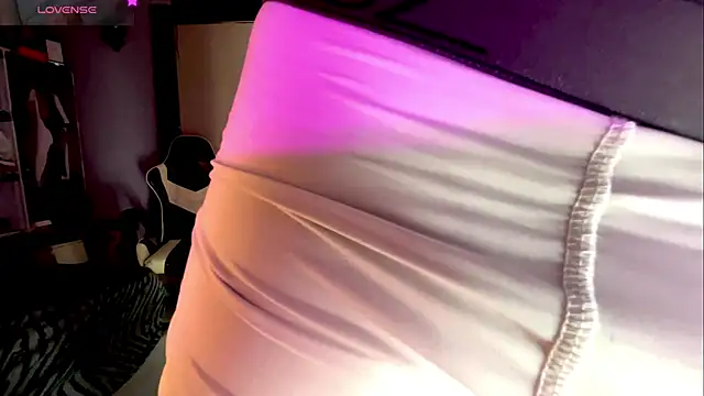 Snapshot of jeffvalemtino chatting on February 16, 2026, 10:39 pm jeffvalemtino online show from February 16, 2026, 10:39 pm