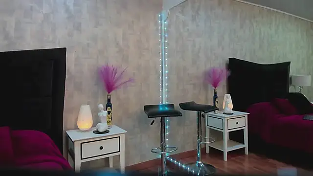 NahomyCarther online show from April 15, 2026, 11:27 pm