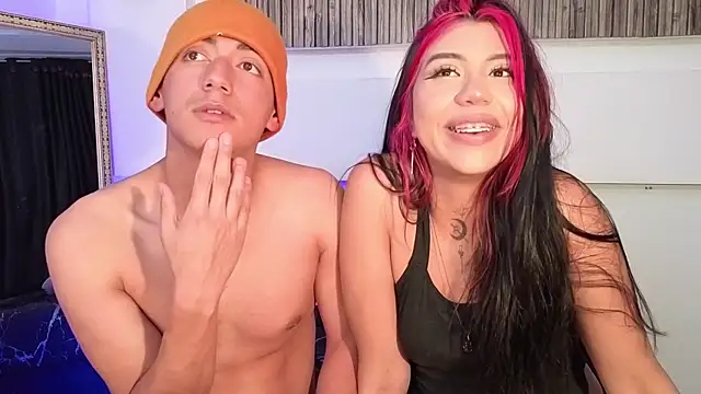 Snapshot of aron_and_paula chatting on December 16, 2025, 4:17 am aron and paula online show from December 16, 2025, 4:17 am