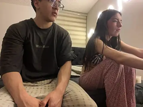 DesireLuxe online show from February 9, 2026, 9:24 am