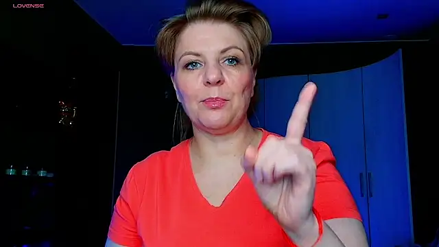 VeronikawGold online show from May 8, 2026, 10:37 pm