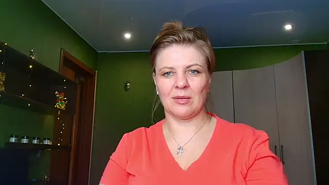 VeronikawGold online show from May 16, 2026, 11:20 am