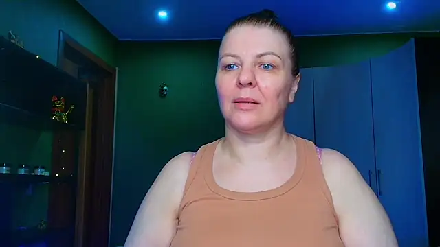 VeronikawGold online show from May 18, 2026, 12:00 pm