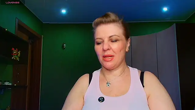 VeronikawGold online show from May 20, 2026, 6:47 pm