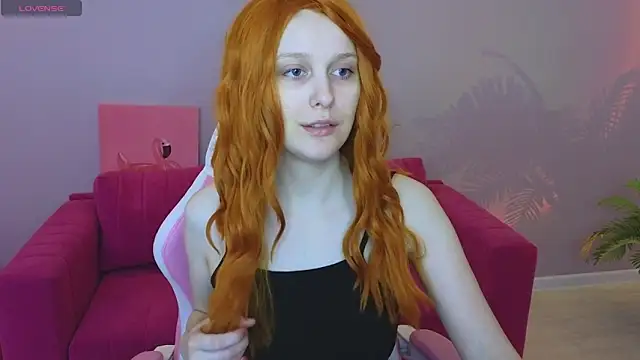 KristinMoore online show from March 15, 2025, 9:09 am