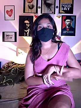 Snapshot of LOVELY__SMART__CPL chatting on December 16, 2025, 4:45 pm LOVELY SMART CPL online show from December 16, 2025, 4:45 pm