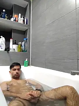 Snapshot of andreiiiii2025 chatting on November 27, 2025, 2:08 pm andreiiiii2025 online show from November 27, 2025, 2:08 pm