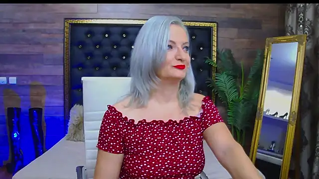 Snapshot of LadyTouch chatting on January 26, 2025, 1:20 am LadyTouch online show from January 26, 2025, 1:20 am