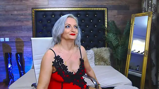 Snapshot of LadyTouch chatting on February 3, 2025, 11:58 pm LadyTouch online show from February 3, 2025, 11:58 pm
