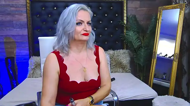 Snapshot of LadyTouch chatting on February 4, 2025, 10:45 pm LadyTouch online show from February 4, 2025, 10:45 pm